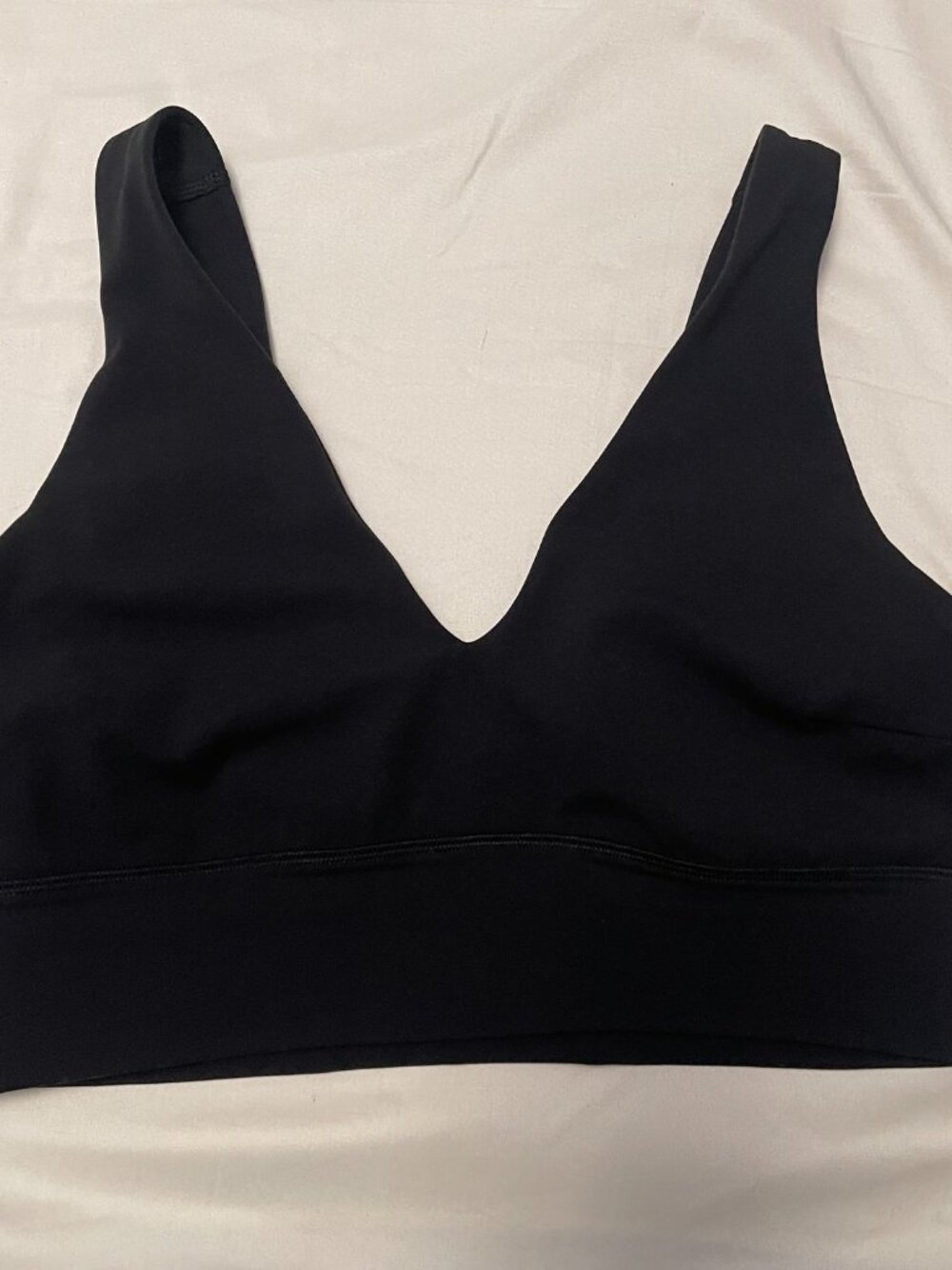 Lululemon Size 14 Black Align V-Neck Sports Bra Cropped Yoga Gym Lounge